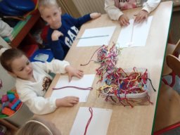 2025-04-15 Makrama - Motylki
